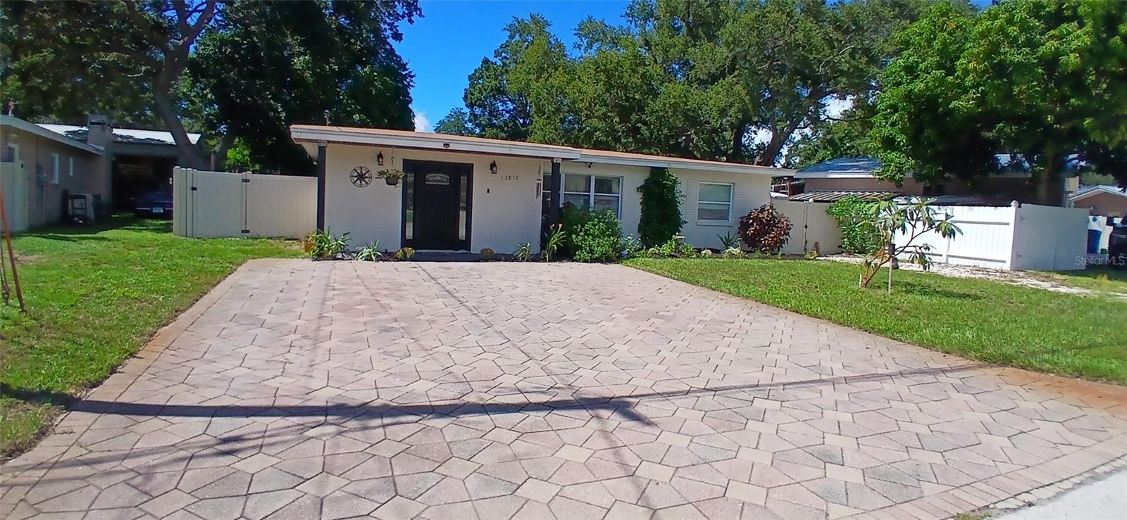 12812 Lake, Largo, FL 33774
