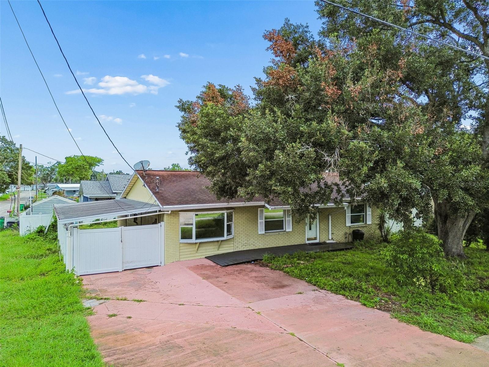 38621 North, Zephyrhills, FL 33542