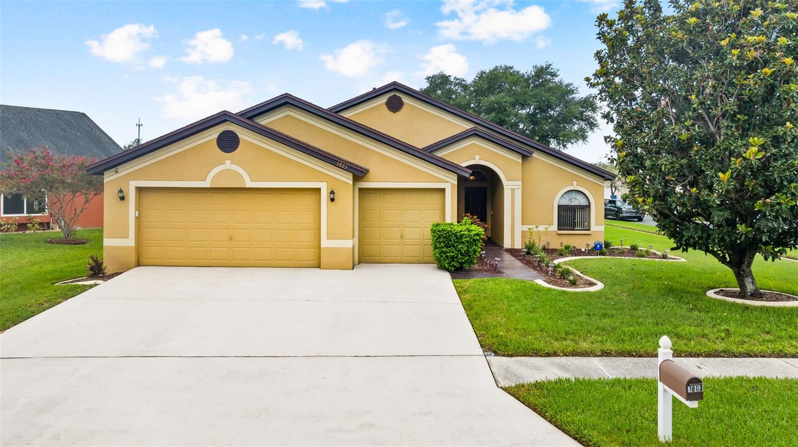 1803 Cattleman, Brandon, FL 33511
