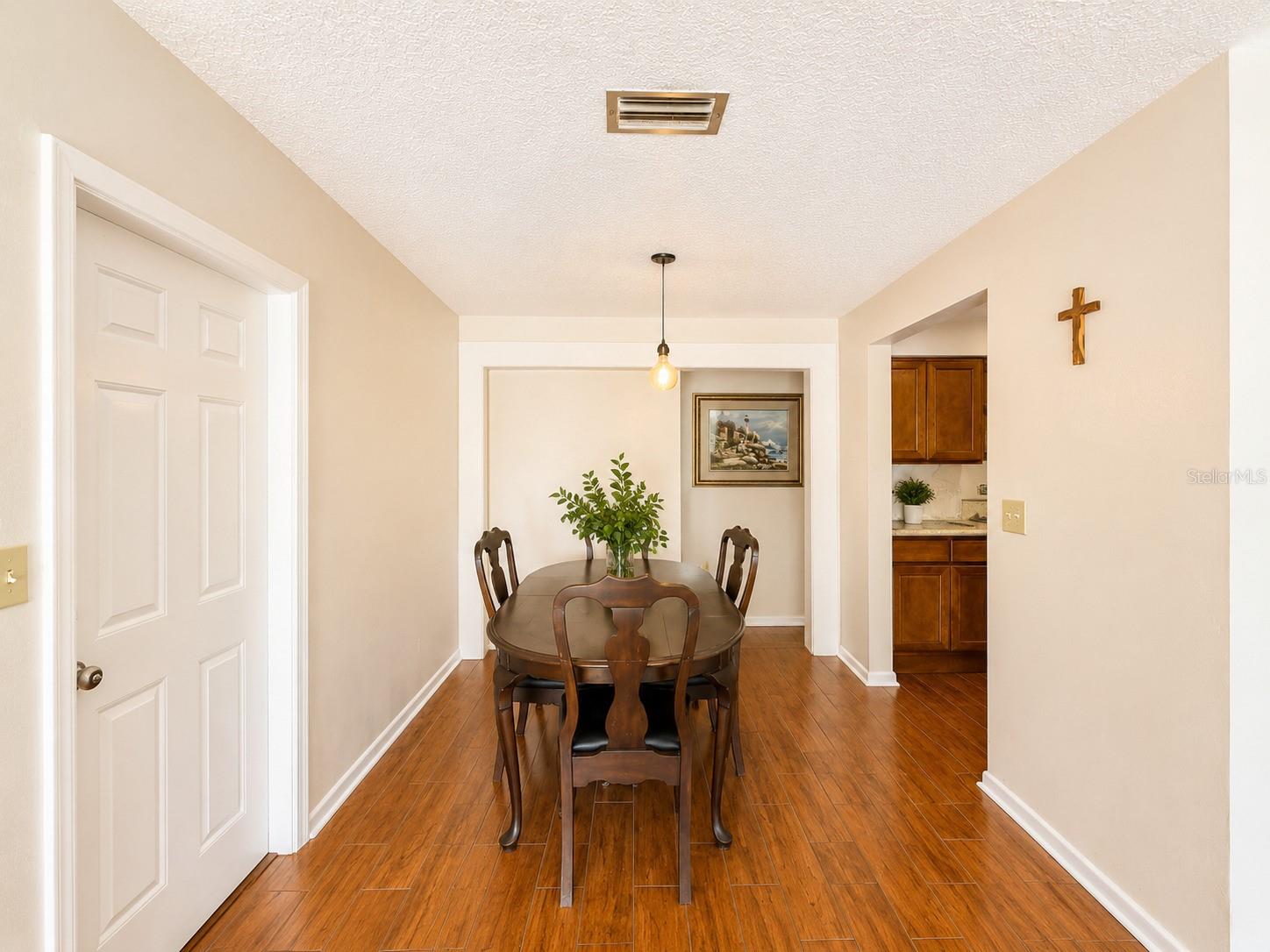 934 Hillwood Dr, Dunedin, FL 34698