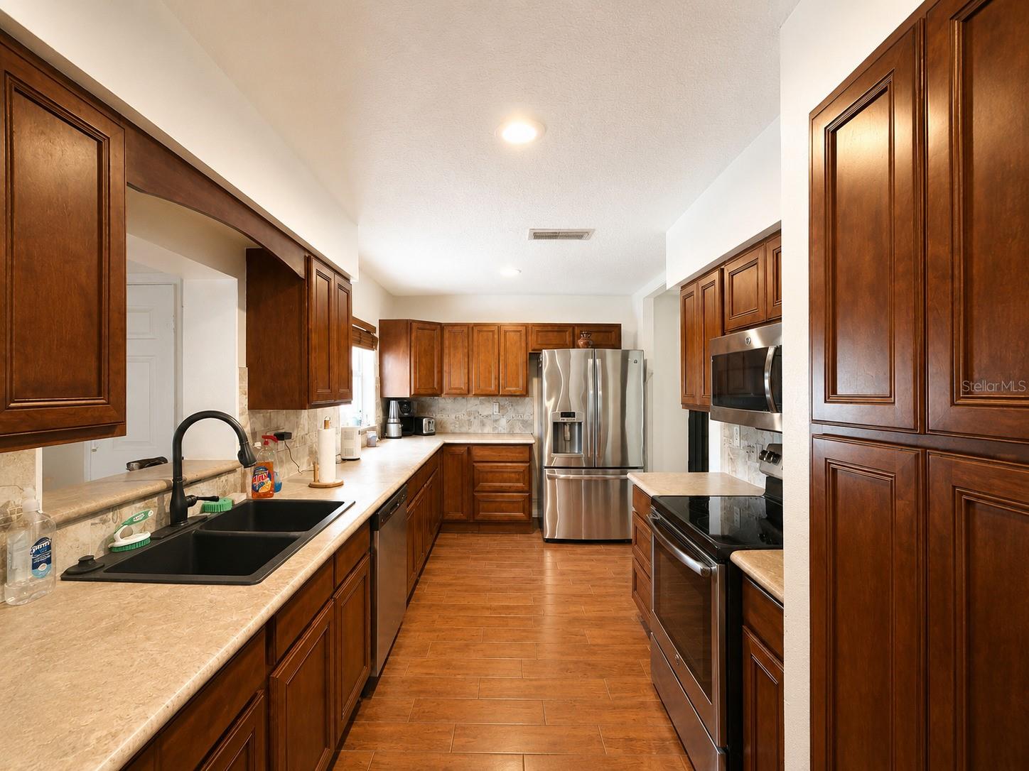 934 Hillwood Dr, Dunedin, FL 34698
