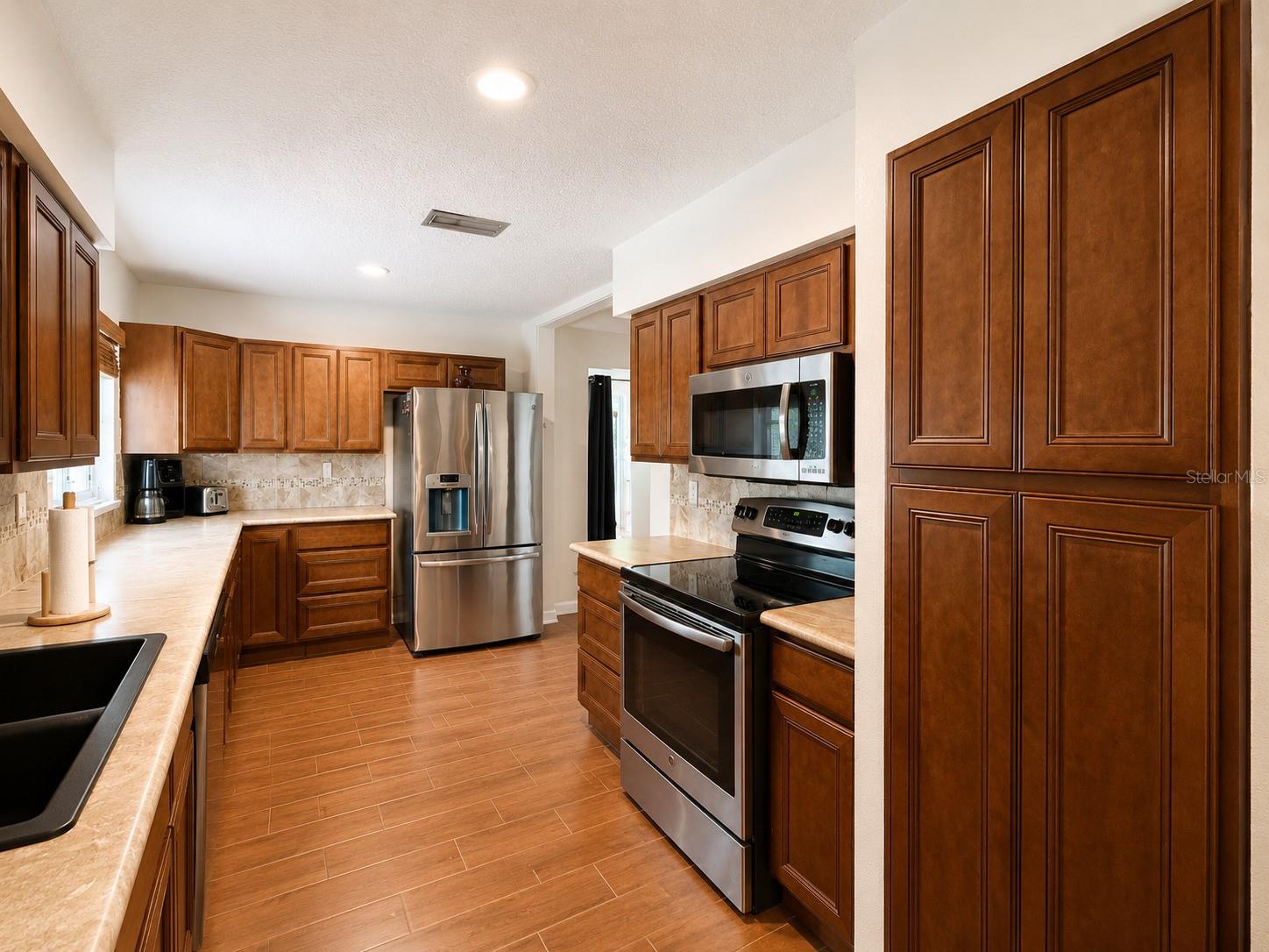 934 Hillwood Dr, Dunedin, FL 34698