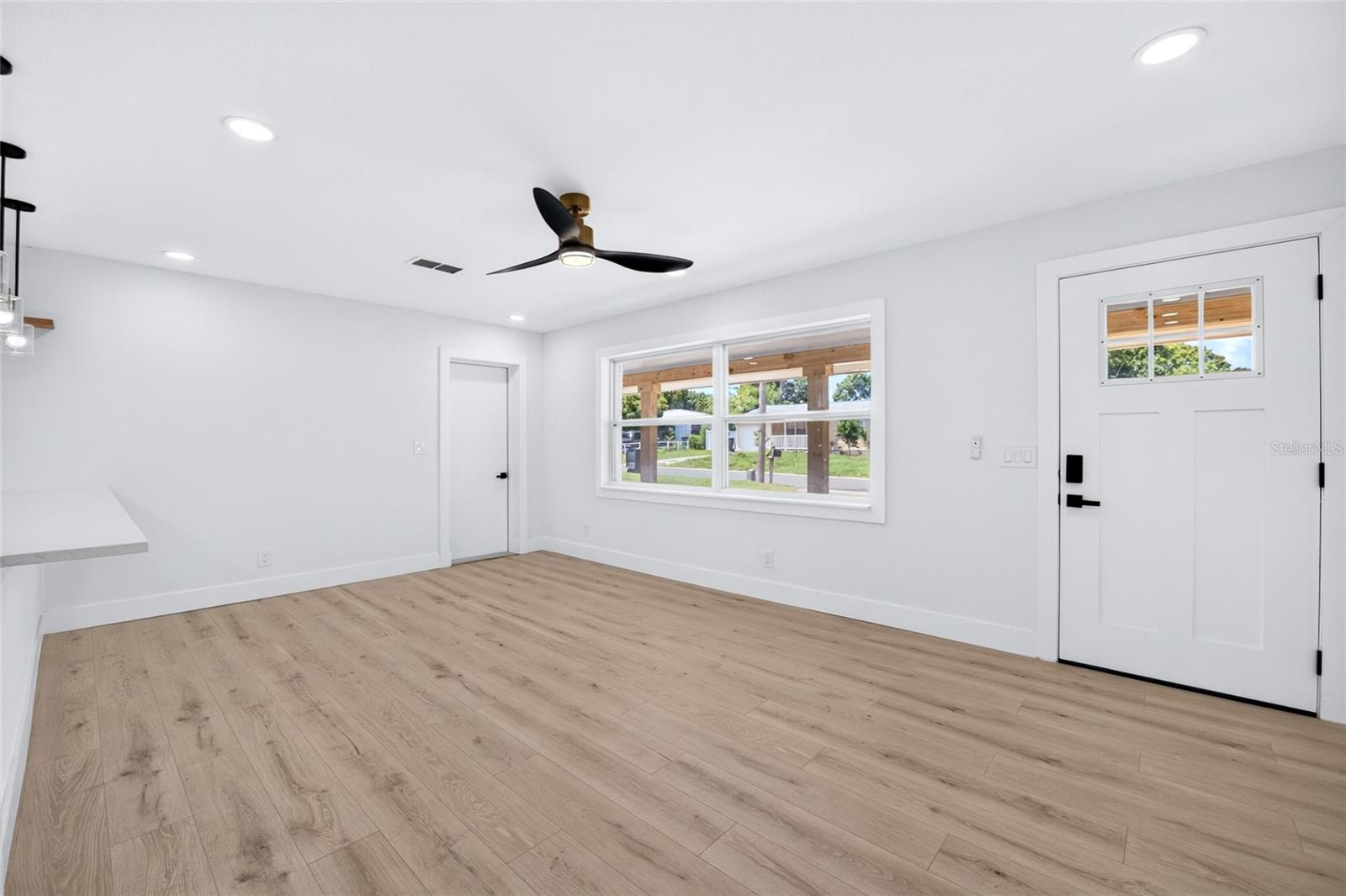 5949 32nd, St Petersburg, FL 33714