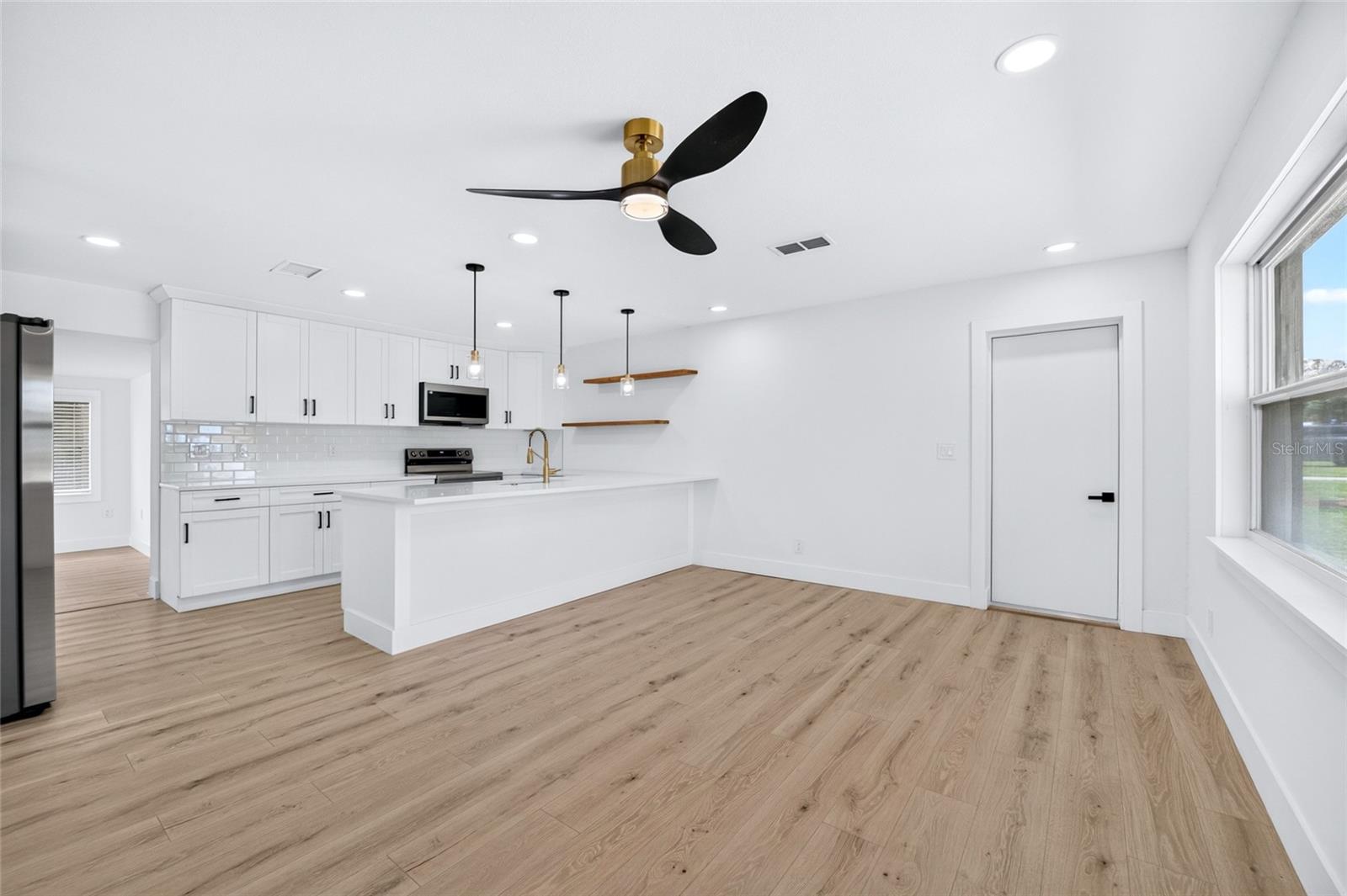 5949 32nd, St Petersburg, FL 33714