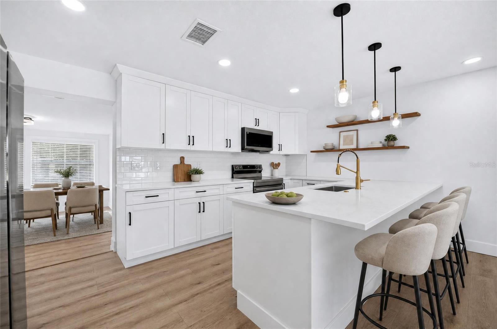 5949 32nd, St Petersburg, FL 33714
