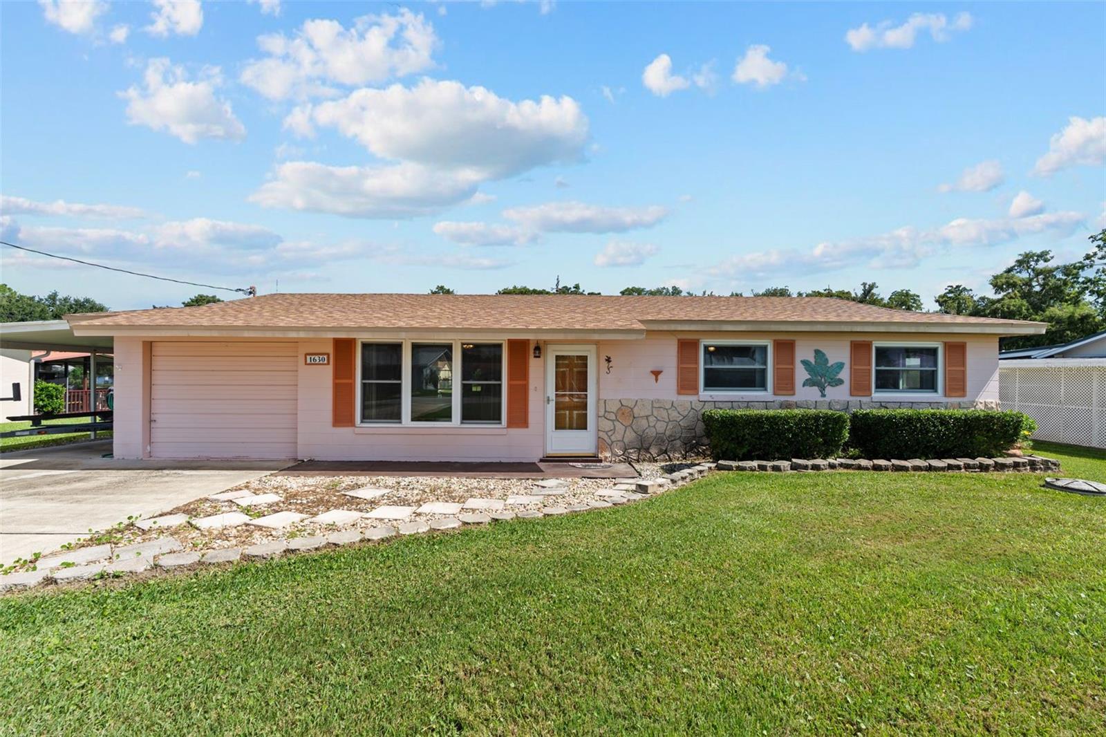 1630 Paradise, Astor, FL 32102
