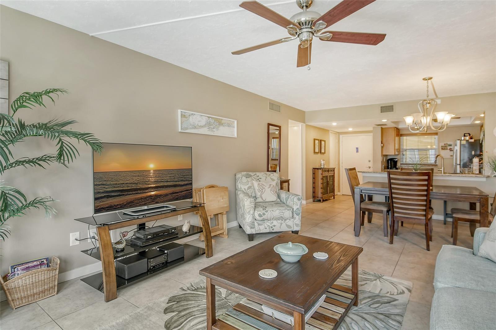 1300 Portofino Unit 305, Sarasota, FL 34242