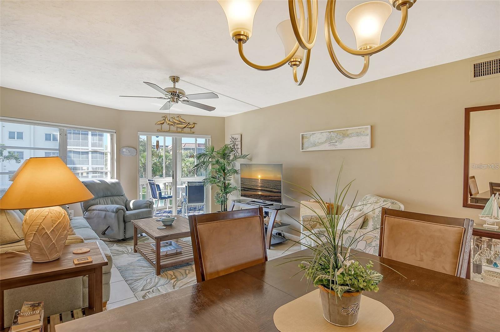 1300 Portofino Unit 305, Sarasota, FL 34242