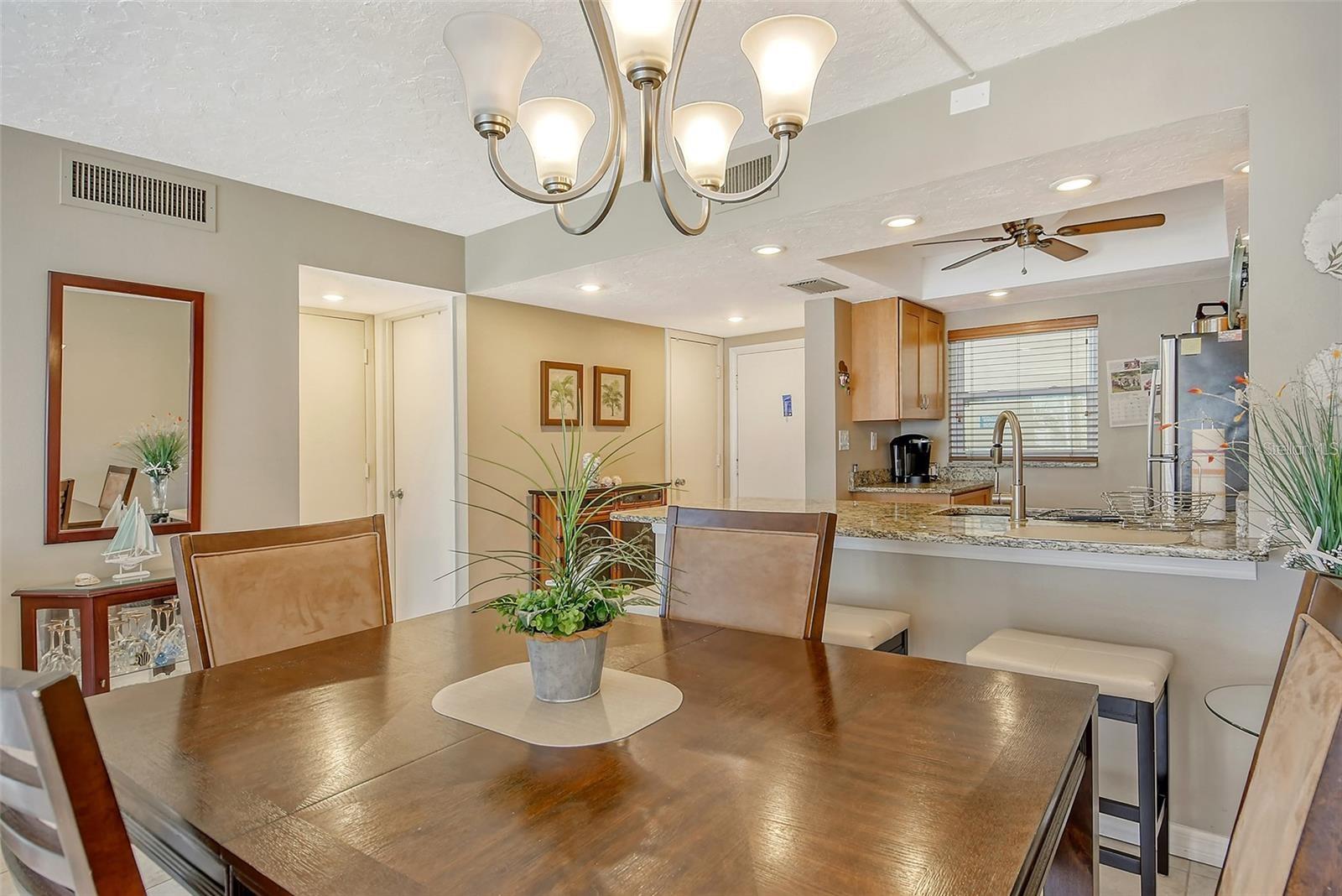 1300 Portofino Unit 305, Sarasota, FL 34242