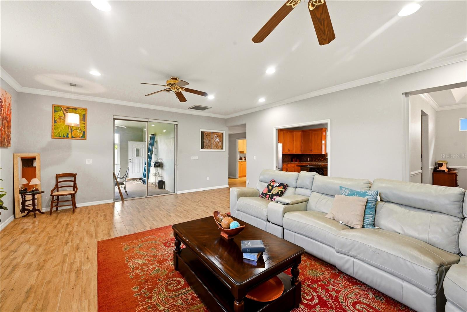 746 Country, Orlando, FL 32804