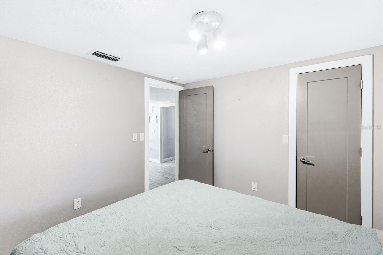 5320 Moeller, Sarasota, FL 34233