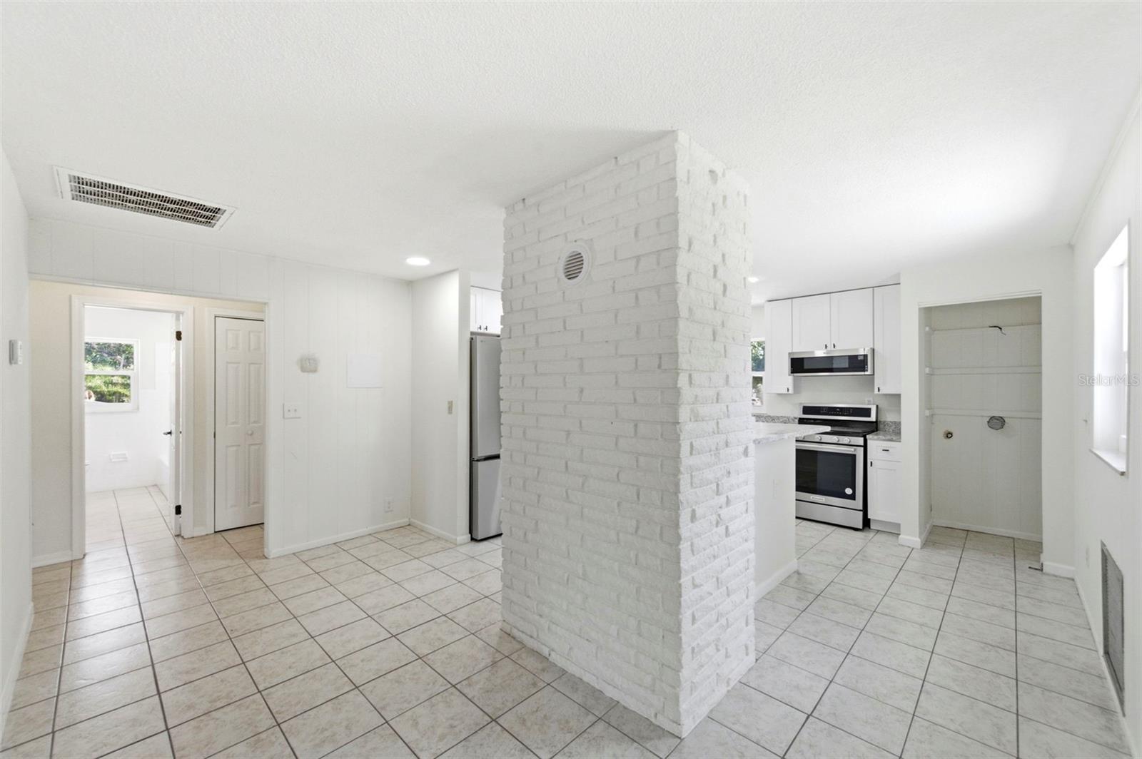 5136 68th, St Petersburg, FL 33709