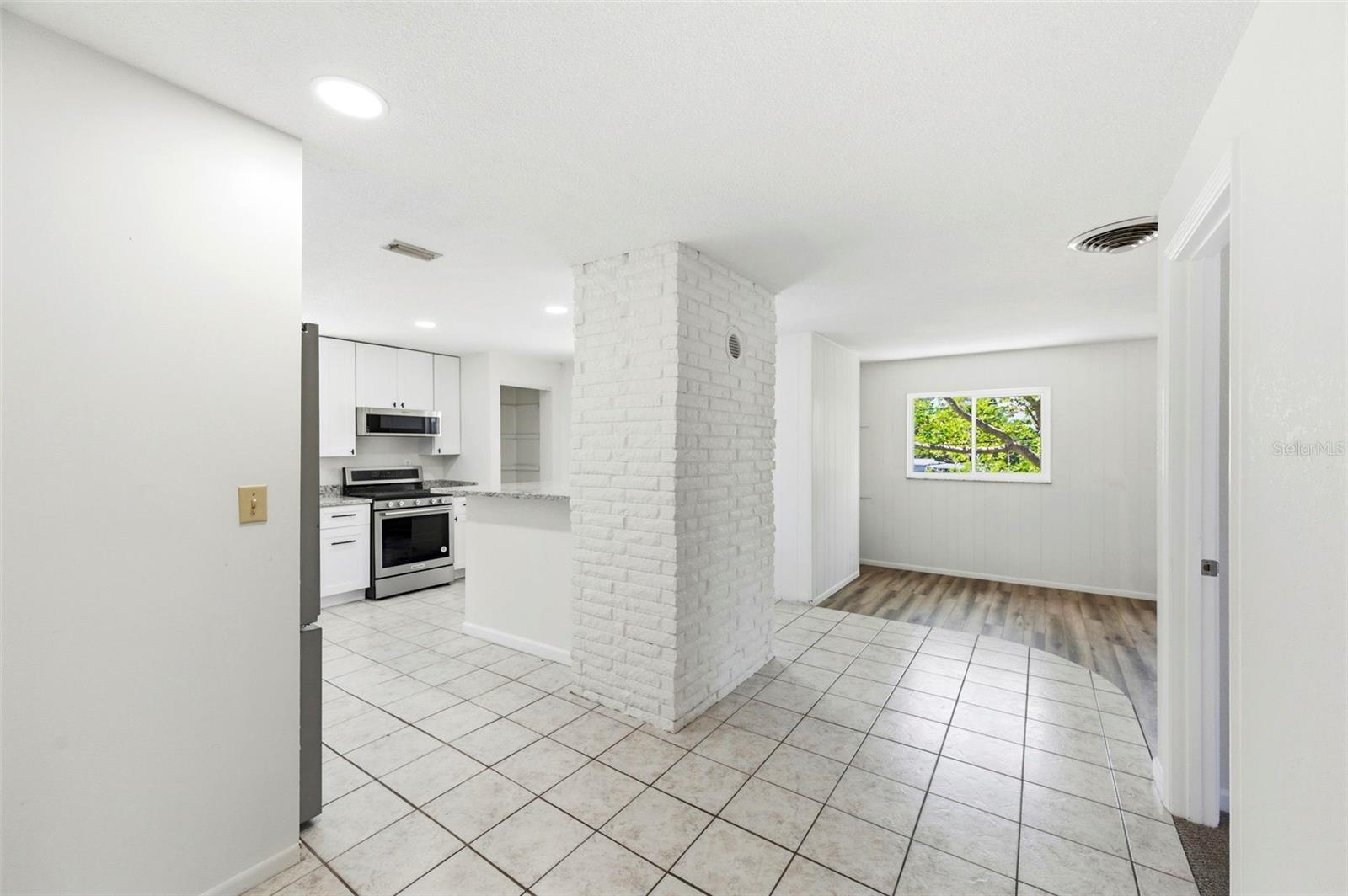 5136 68th, St Petersburg, FL 33709