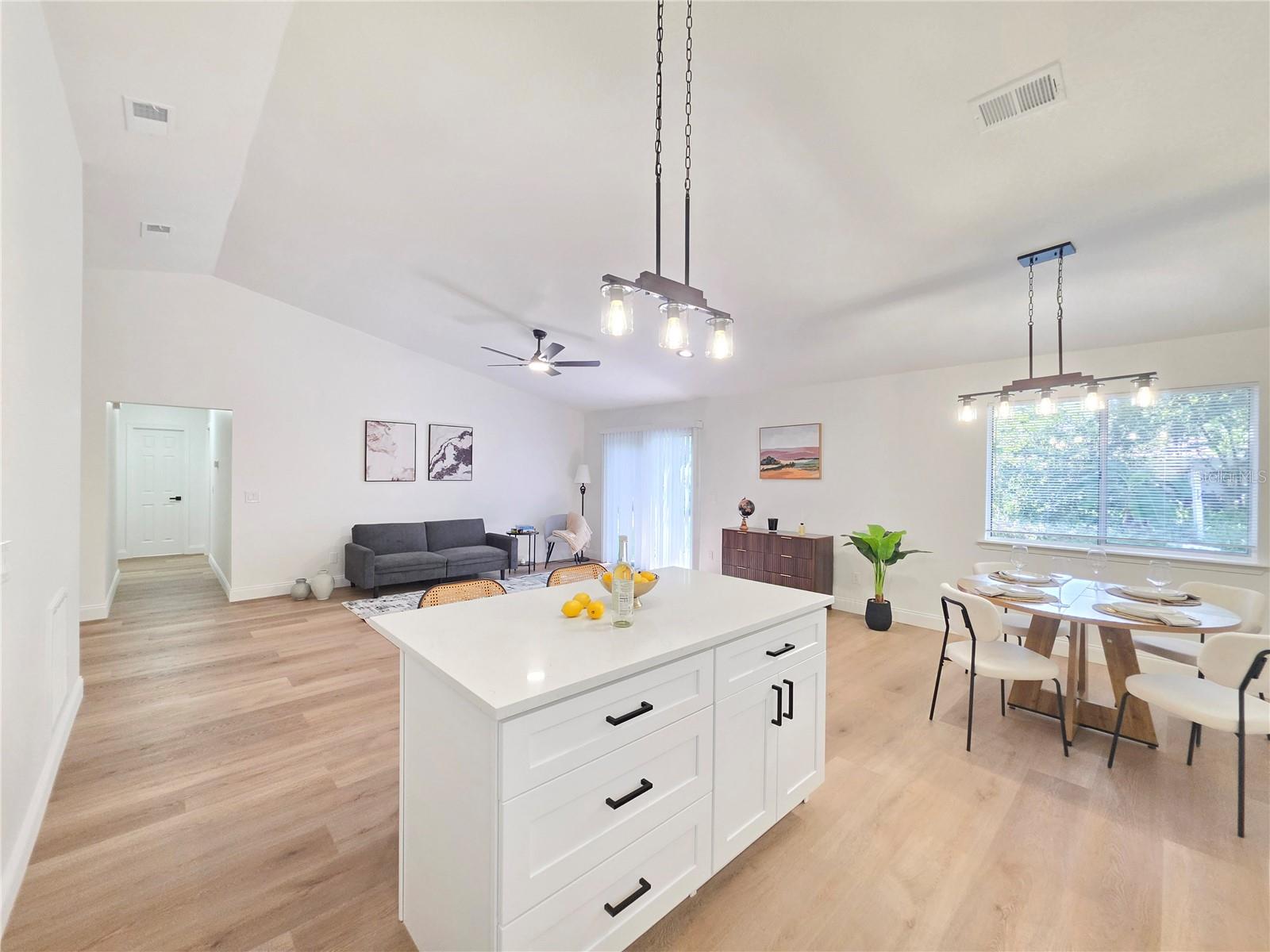 850 Aries, Jacksonville, FL 32216