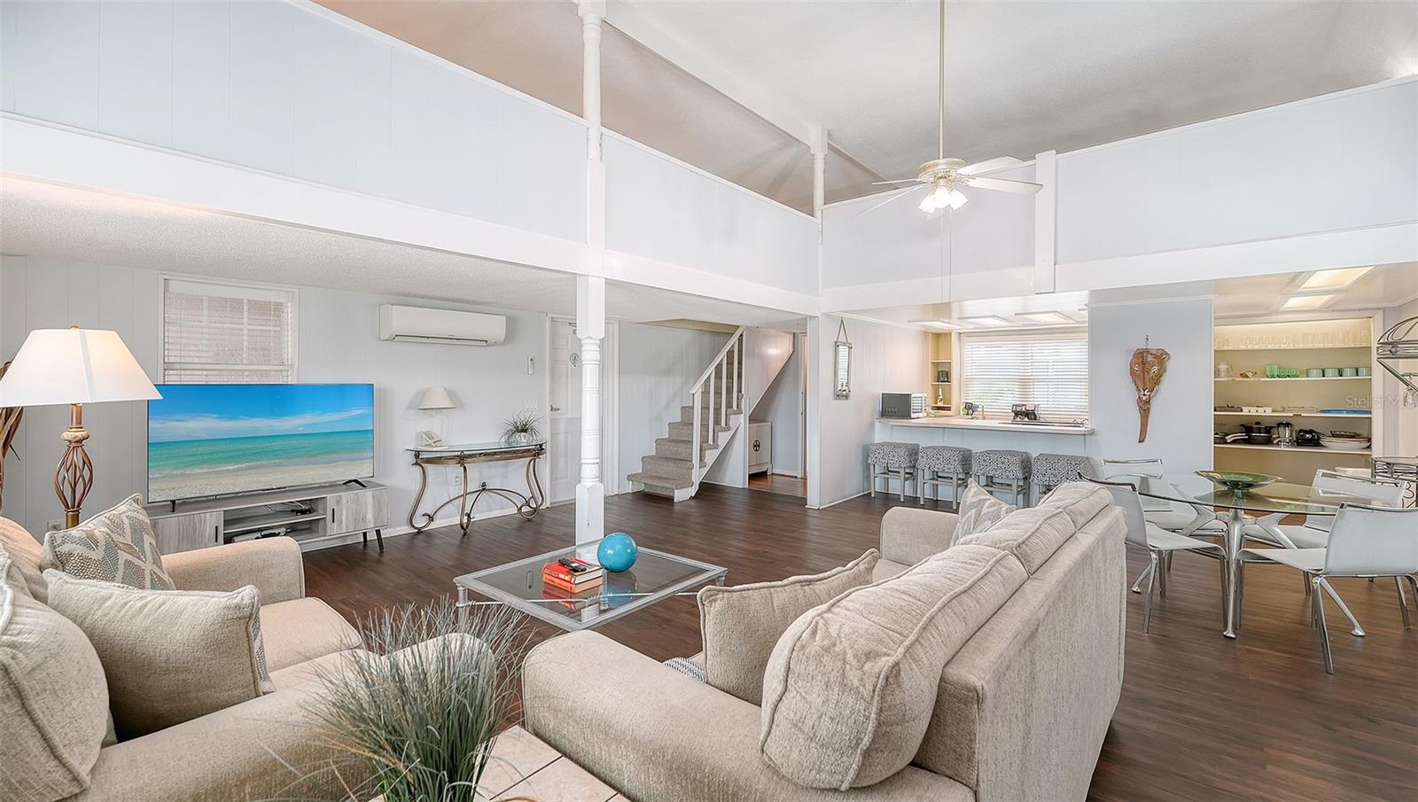 3453 Gulf of Mexico Unit 200, Longboat Key, FL 34228