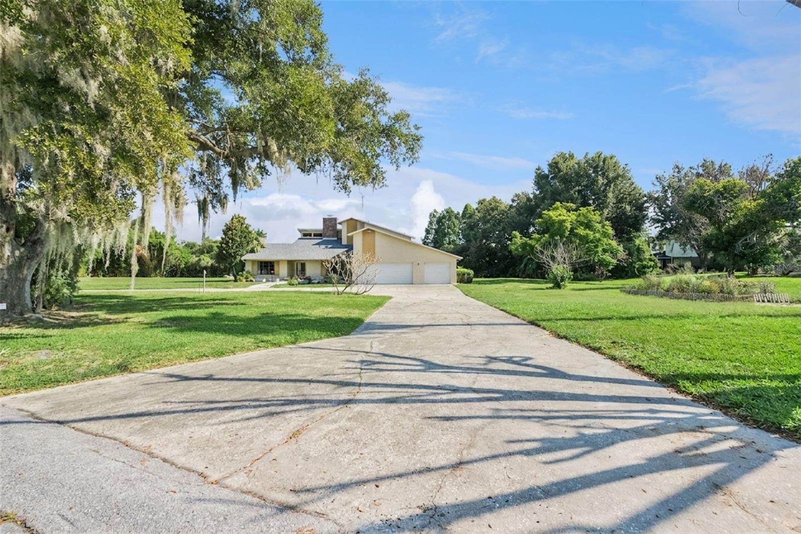 25 Lakewood, Winter Haven, FL 33884