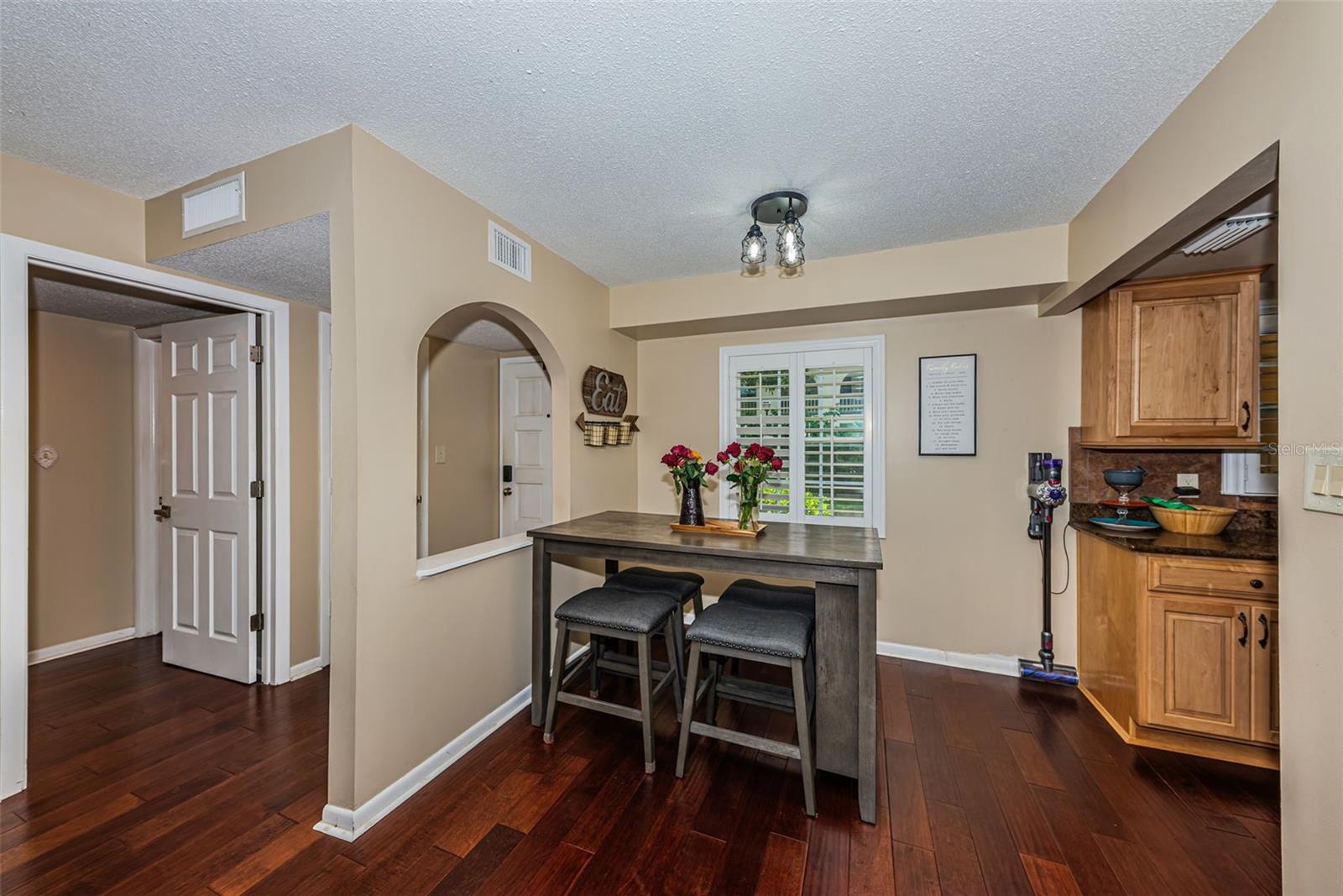 8300 Bardmoor Unit 103, Seminole, FL 33777