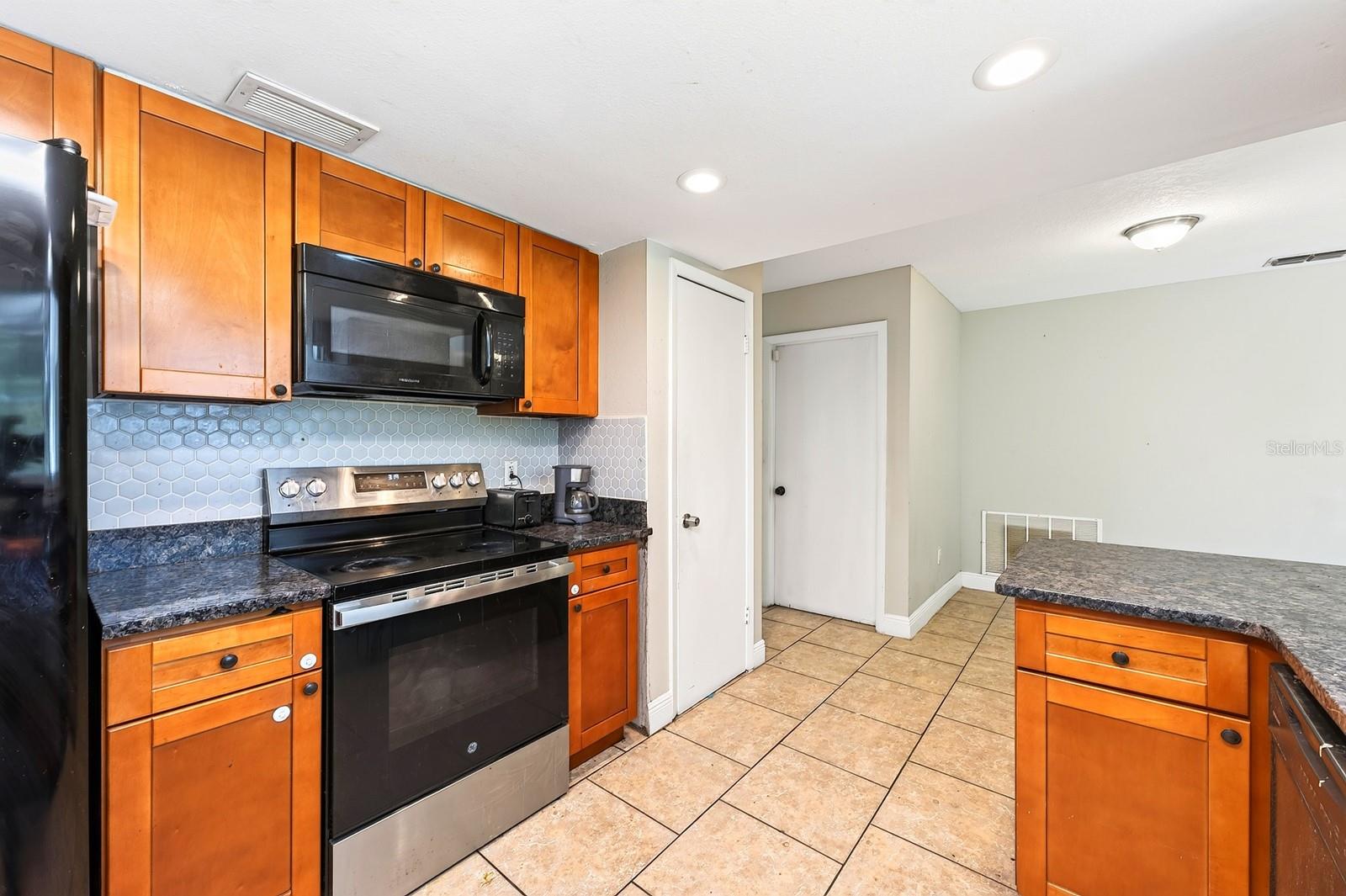 6045 Wedgewood, Orlando, FL 32808