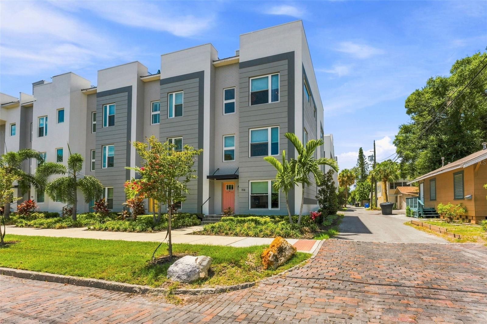 116 26th, St Petersburg, FL 33713