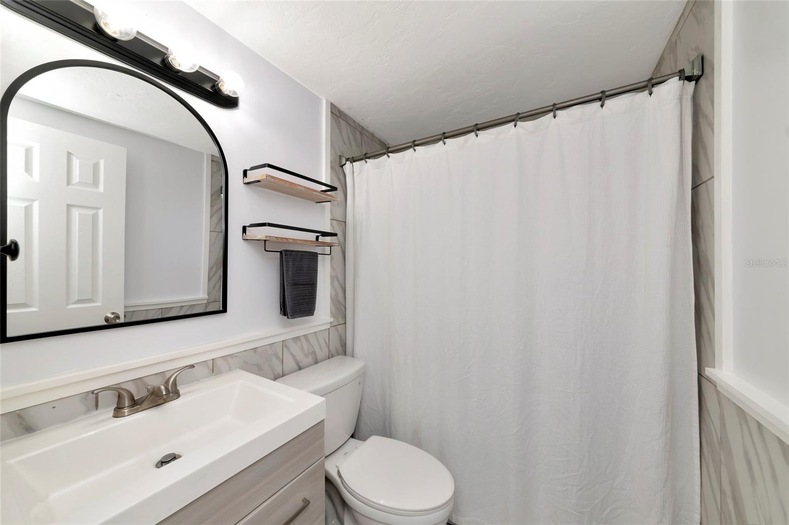 2951 Edgewood, Sarasota, FL 34231
