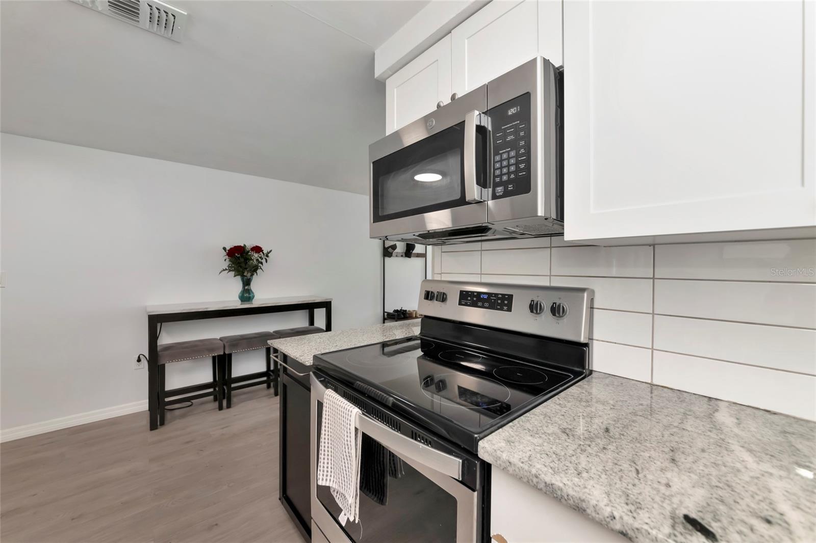 2951 Edgewood, Sarasota, FL 34231