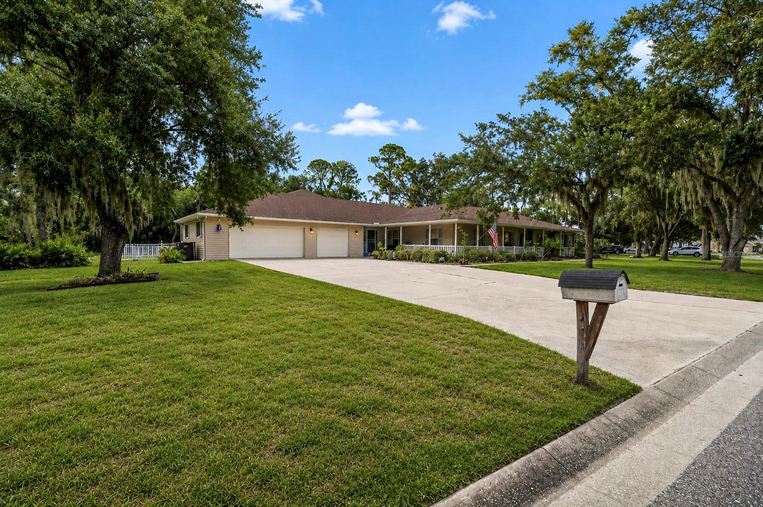 608 Woodview, Bradenton, FL 34212