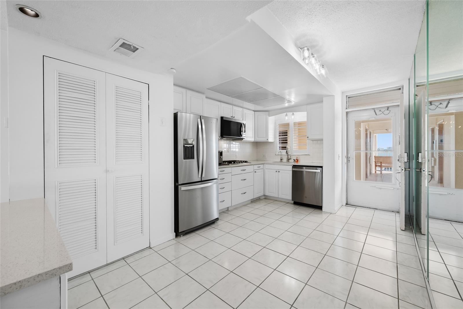 1847 Shore Unit 509, St Petersburg, FL 33707