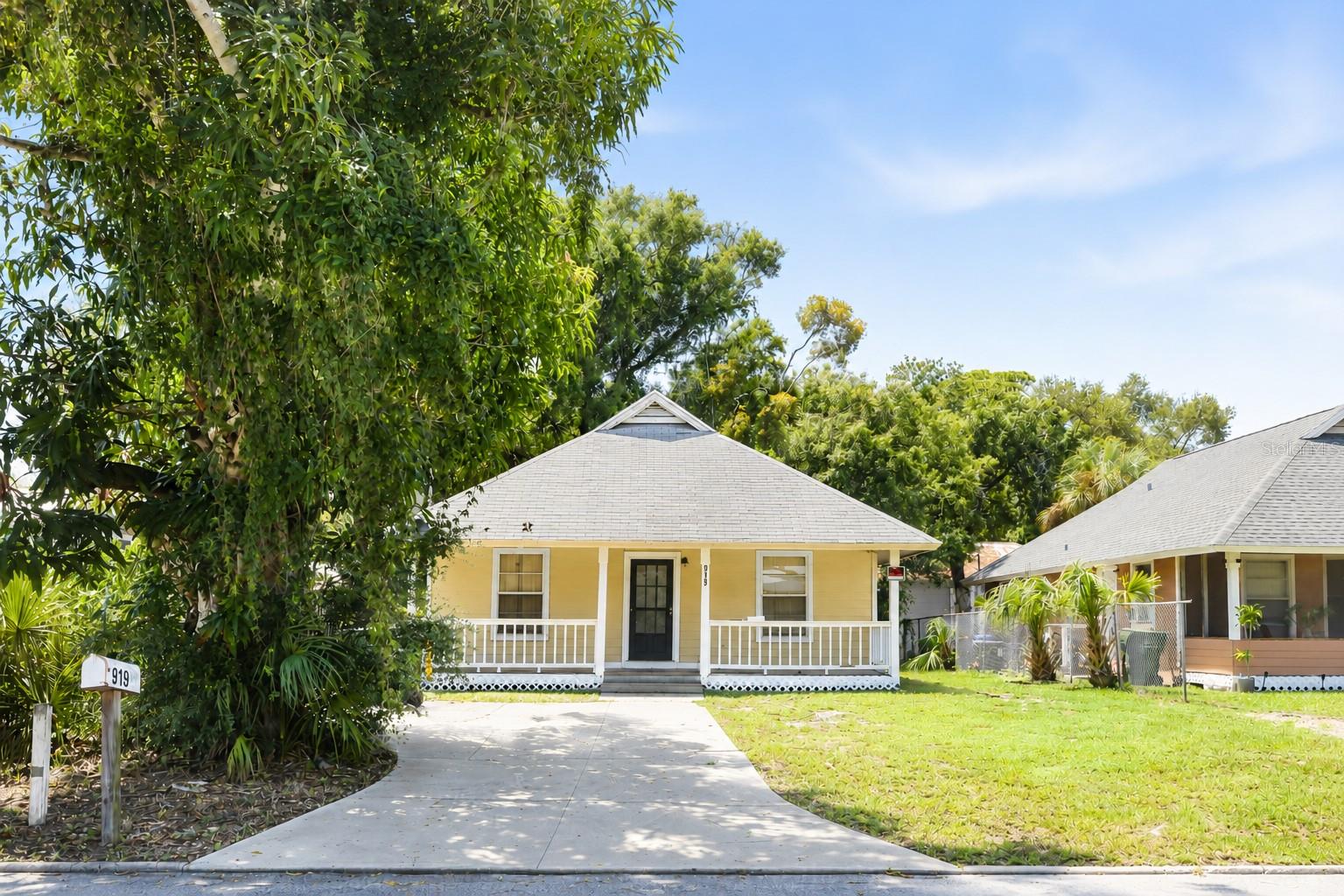 919 Goodrich, Sarasota, FL 34236