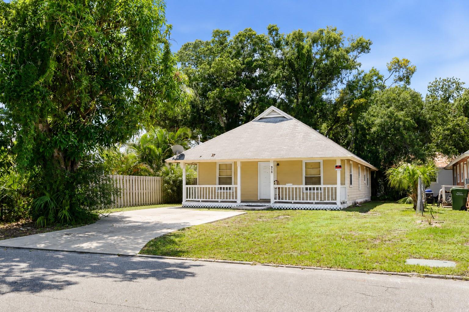 919 Goodrich, Sarasota, FL 34236