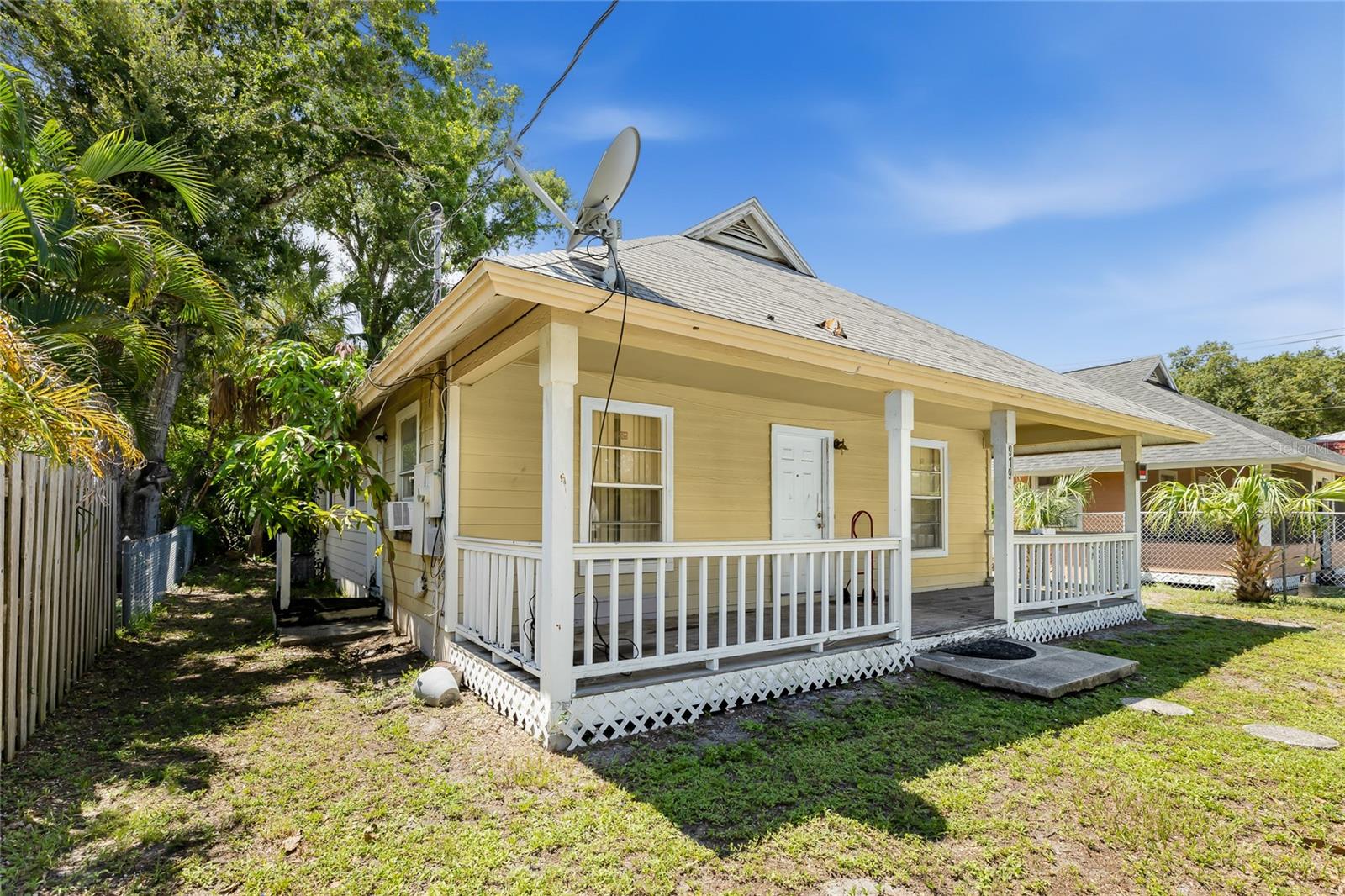 919 Goodrich, Sarasota, FL 34236