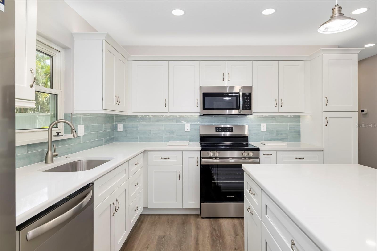 2253 Goldenrod, Sarasota, FL 34239