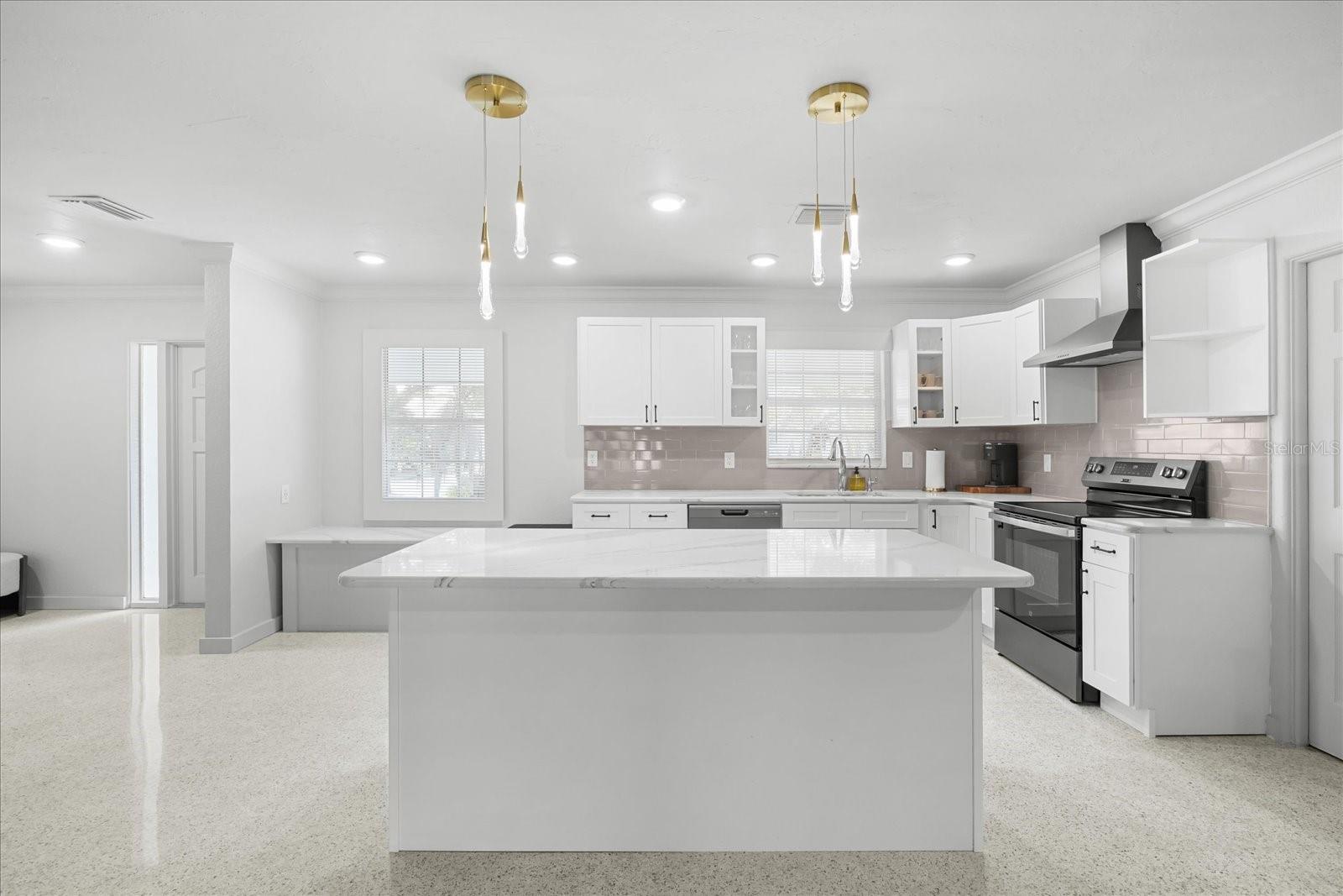 10001 Yacht Club, Treasure Island, FL 33706