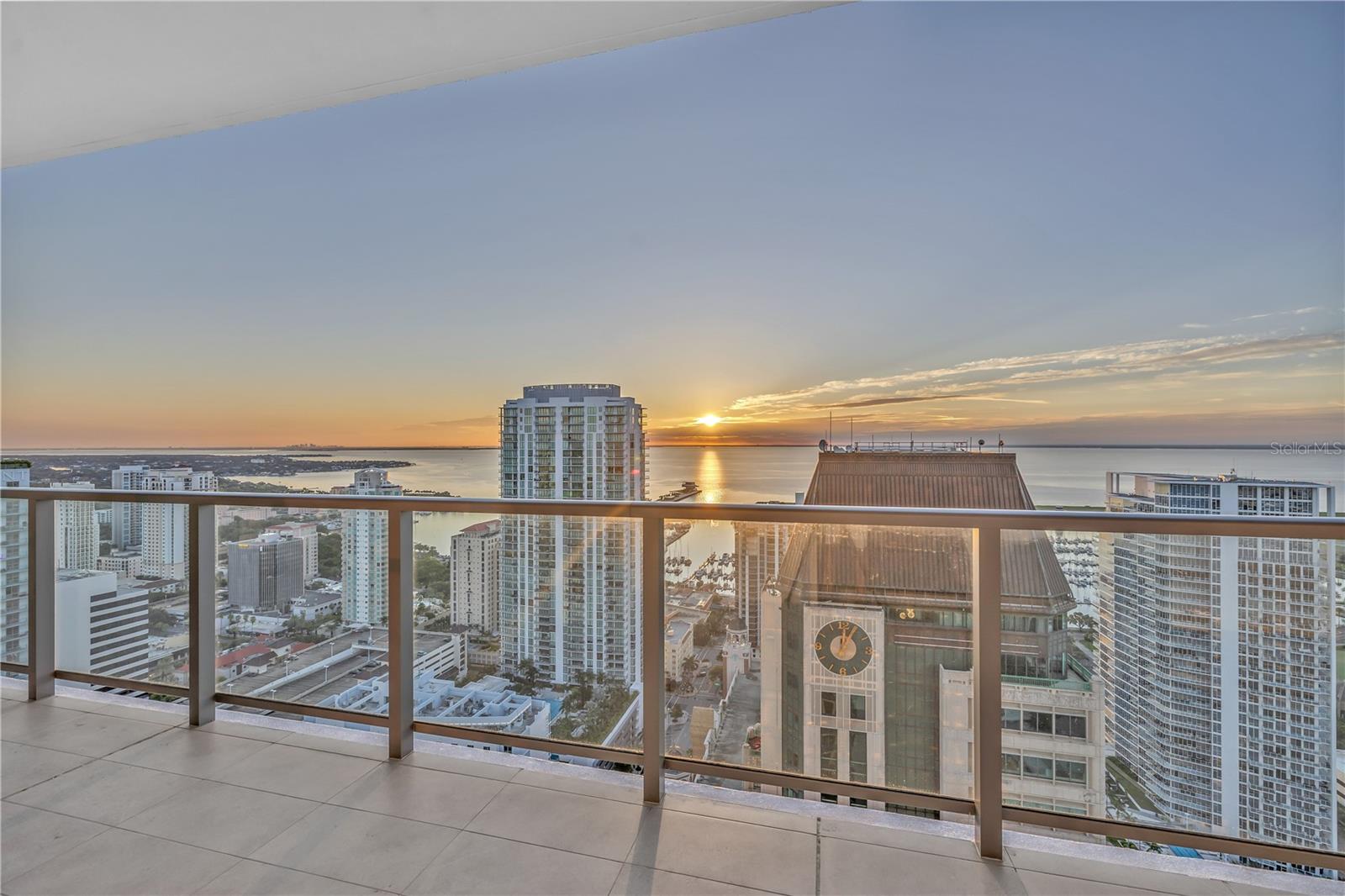 275 1st Unit 3704, St Petersburg, FL 33701