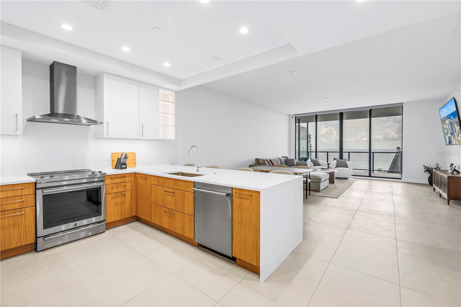 275 1st Unit 3704, St Petersburg, FL 33701