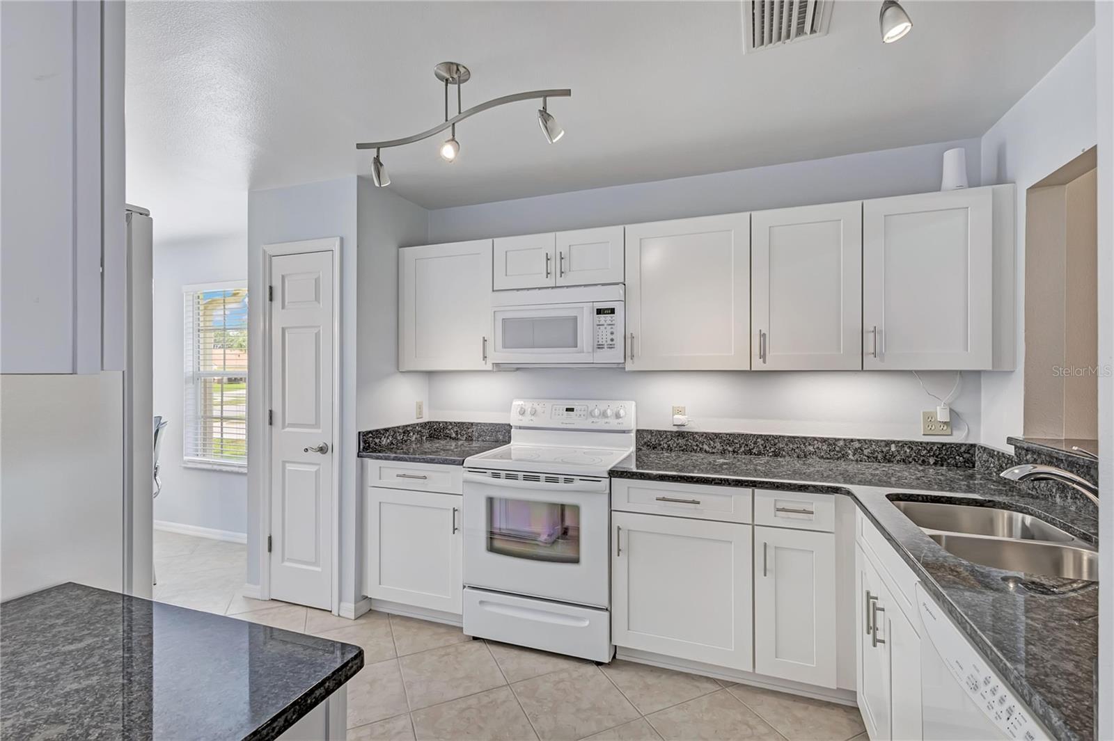 779 Meadowside, Orlando, FL 32825