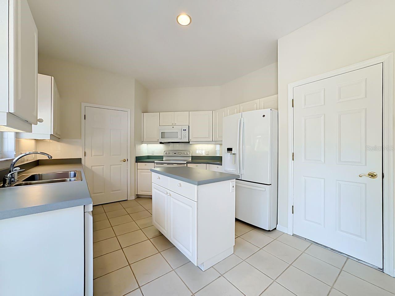 9250 13th Avenue, Bradenton, FL 34209
