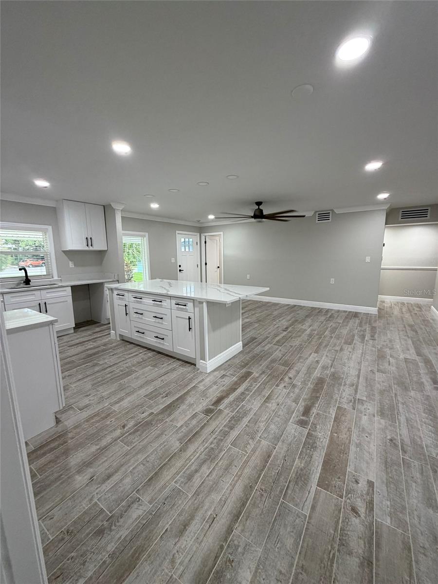 8715 Driftwood, Tampa, FL 33615