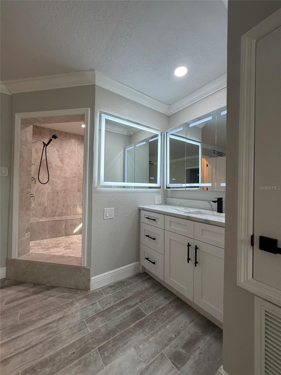 8715 Driftwood, Tampa, FL 33615