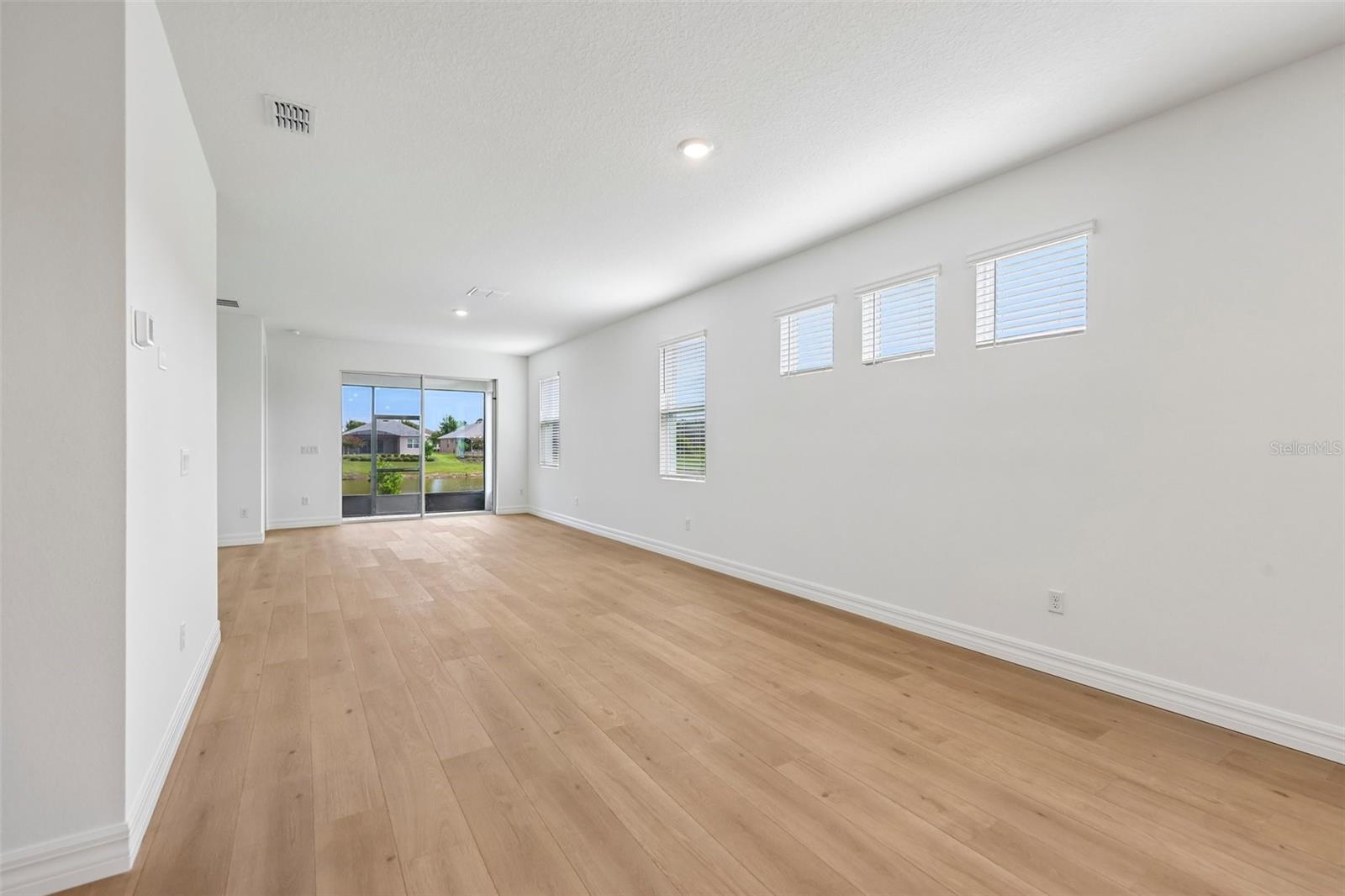 8595 Bridgeport Bay, Mount Dora, FL 32757
