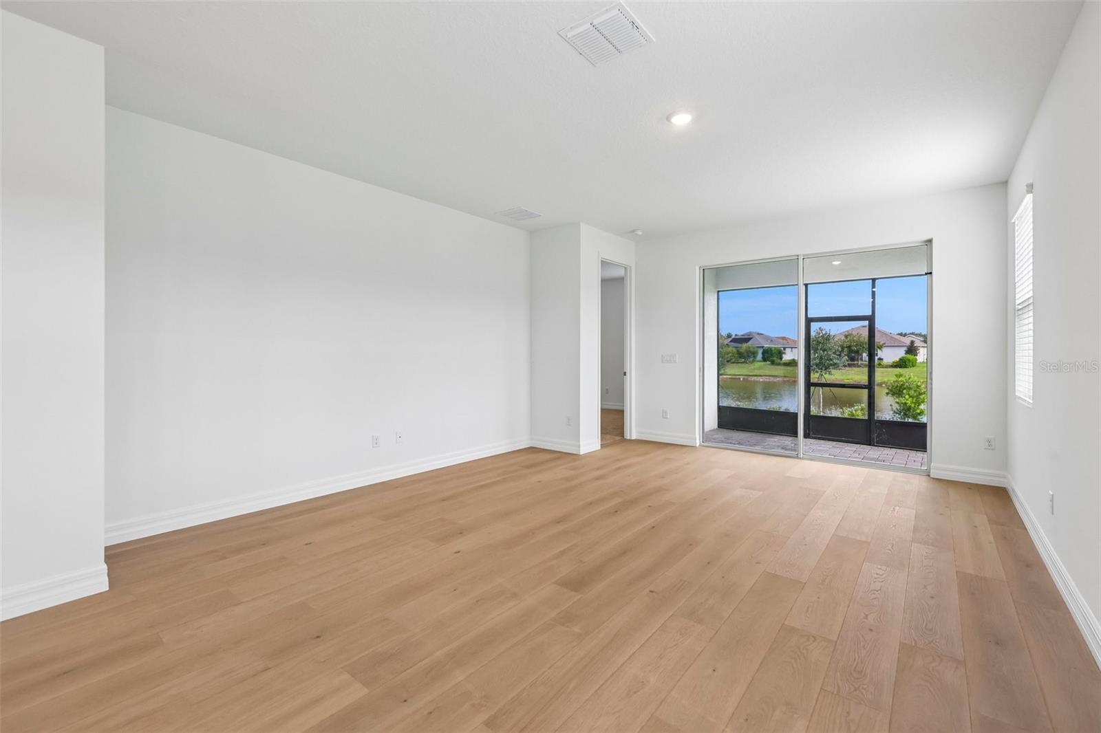 8595 Bridgeport Bay, Mount Dora, FL 32757