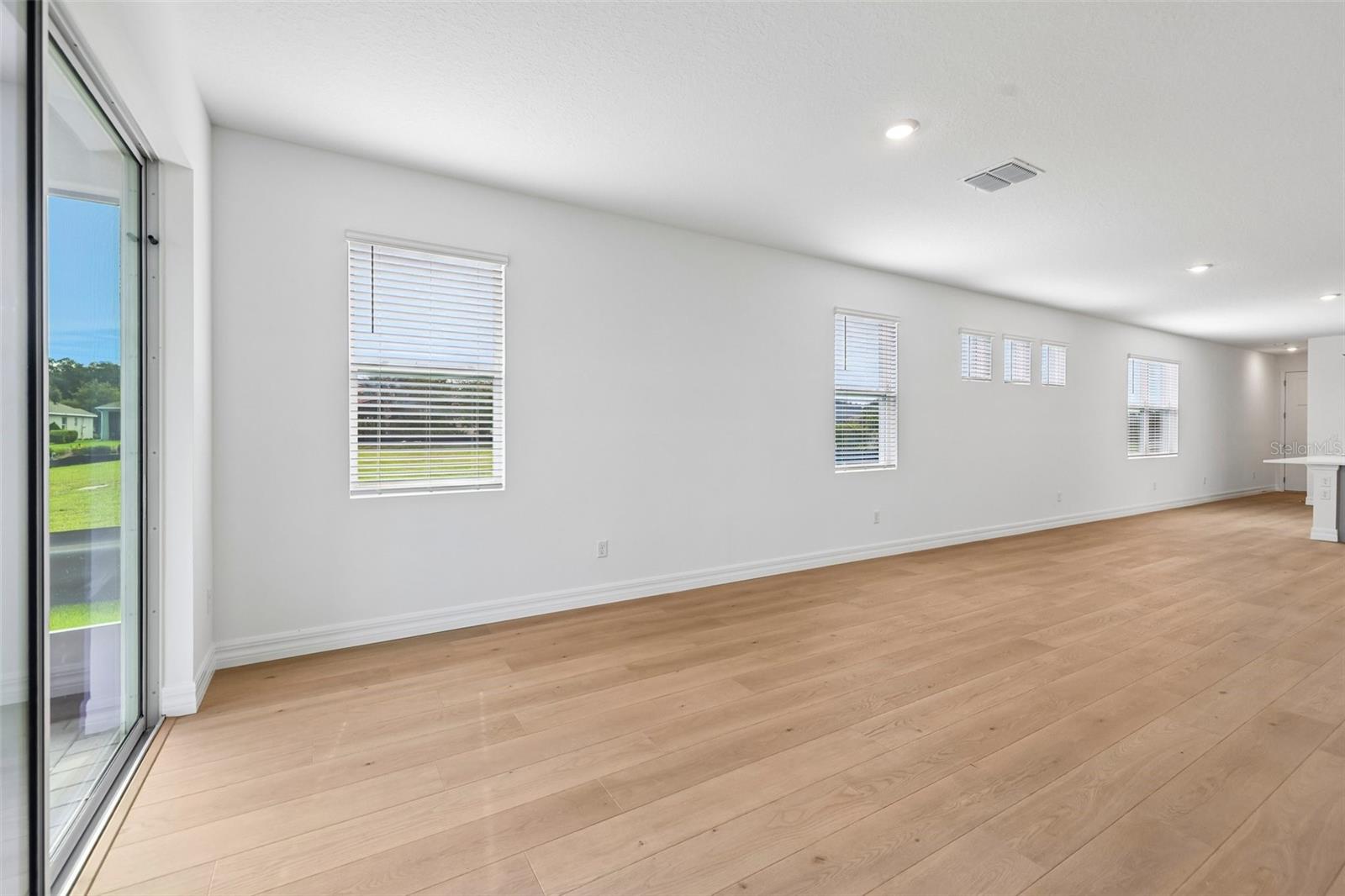 8595 Bridgeport Bay, Mount Dora, FL 32757