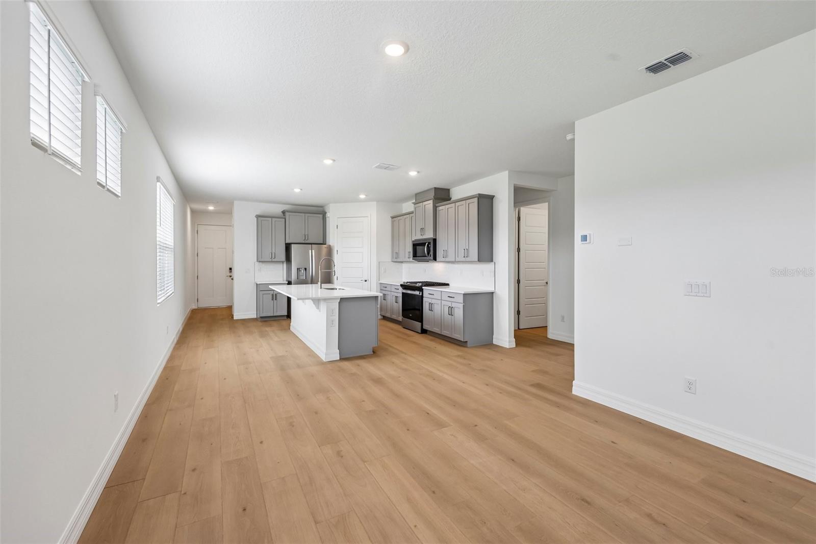 8595 Bridgeport Bay, Mount Dora, FL 32757