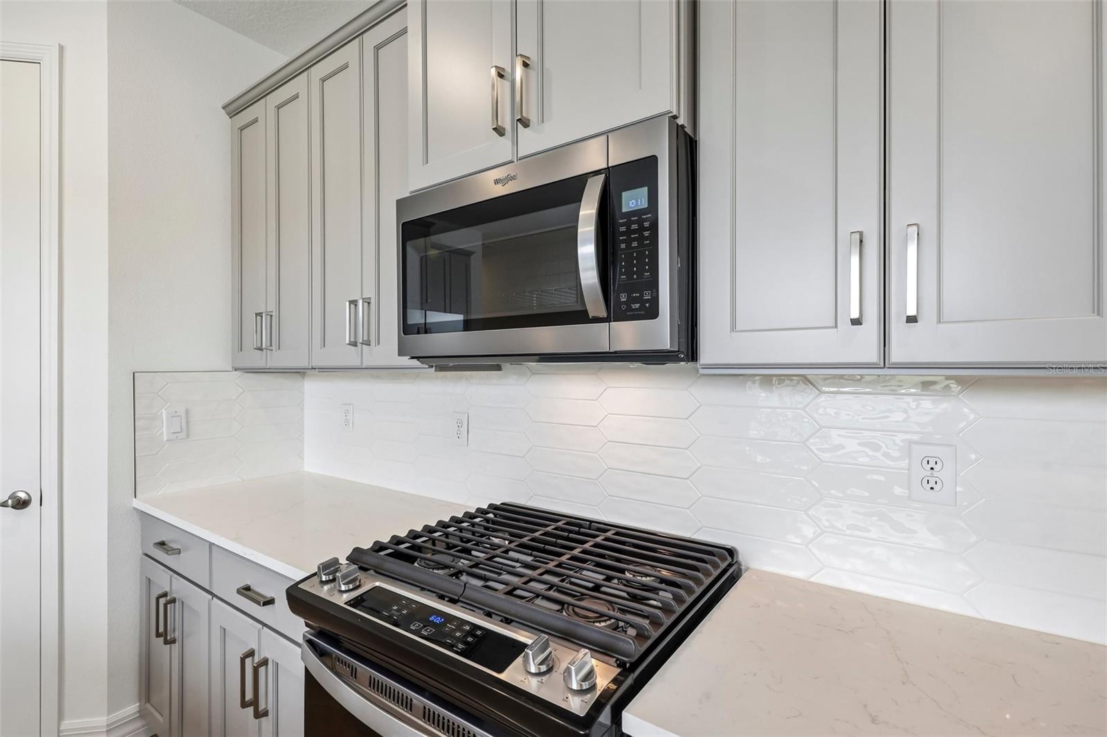 8595 Bridgeport Bay, Mount Dora, FL 32757