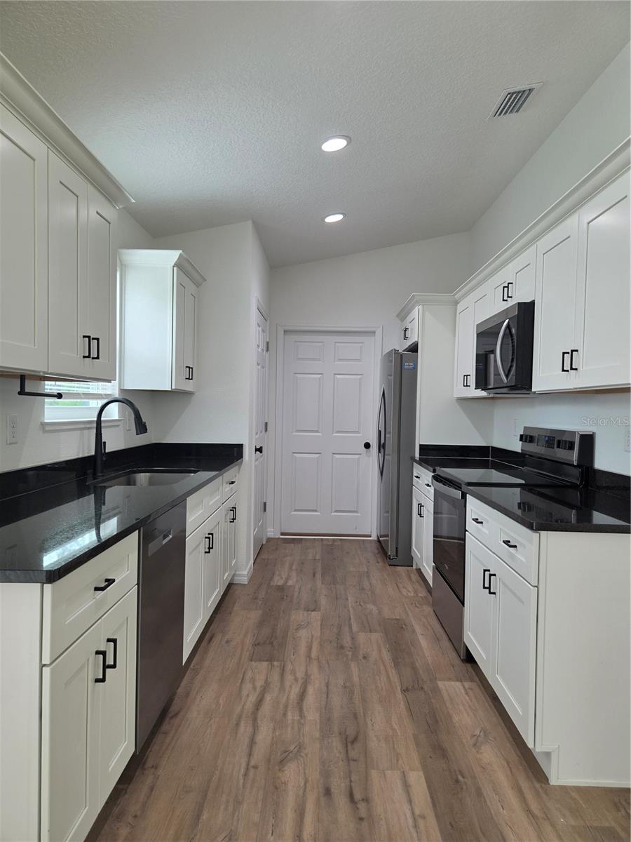 353 Fisher, Ocklawaha, FL 32179