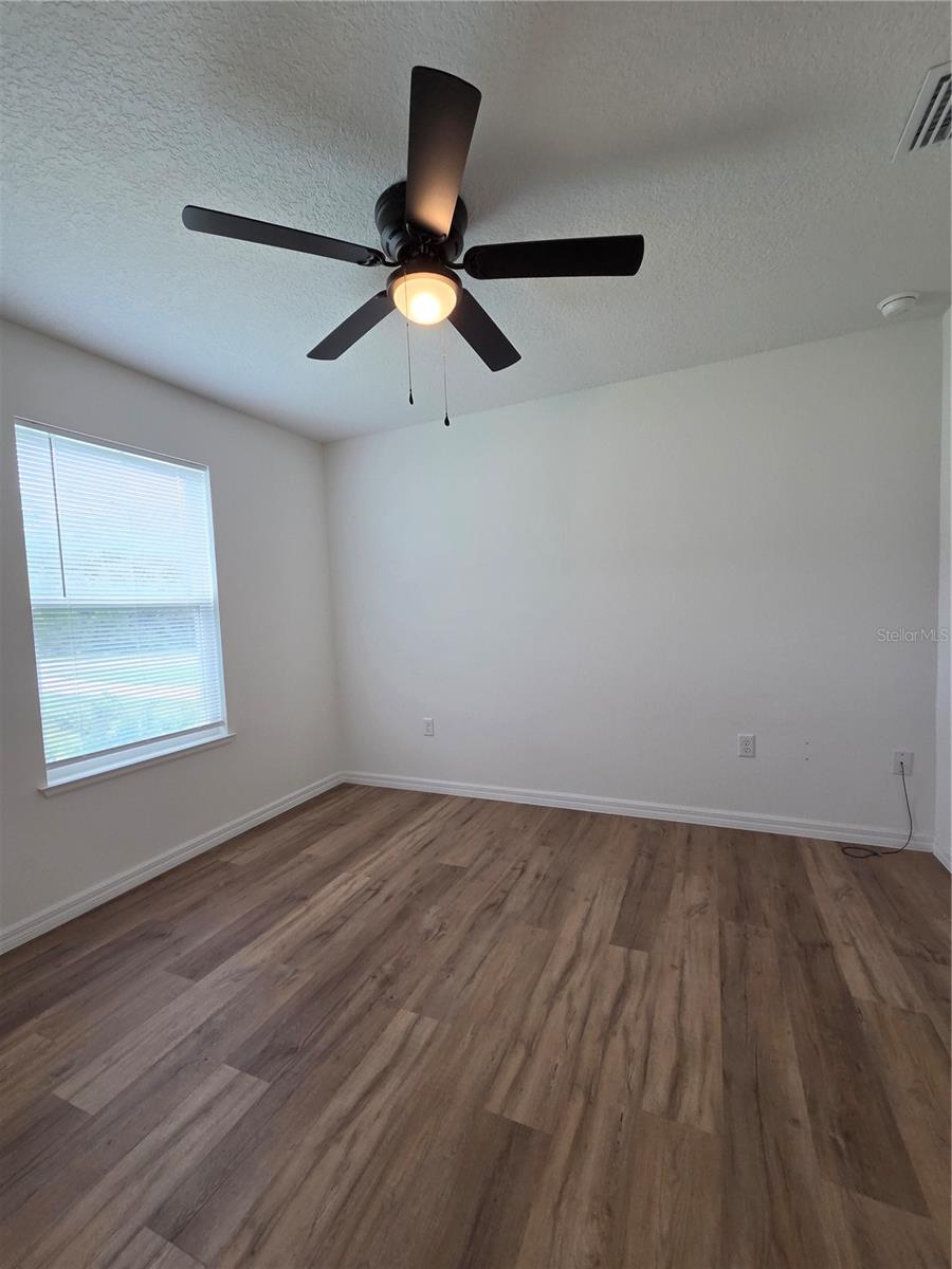 353 Fisher, Ocklawaha, FL 32179