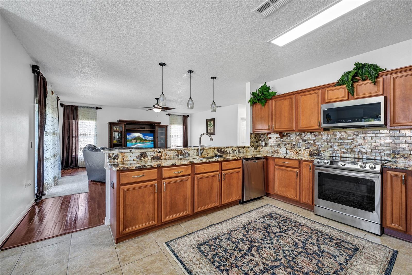471 Acacia Tree, Kissimmee, FL 34758
