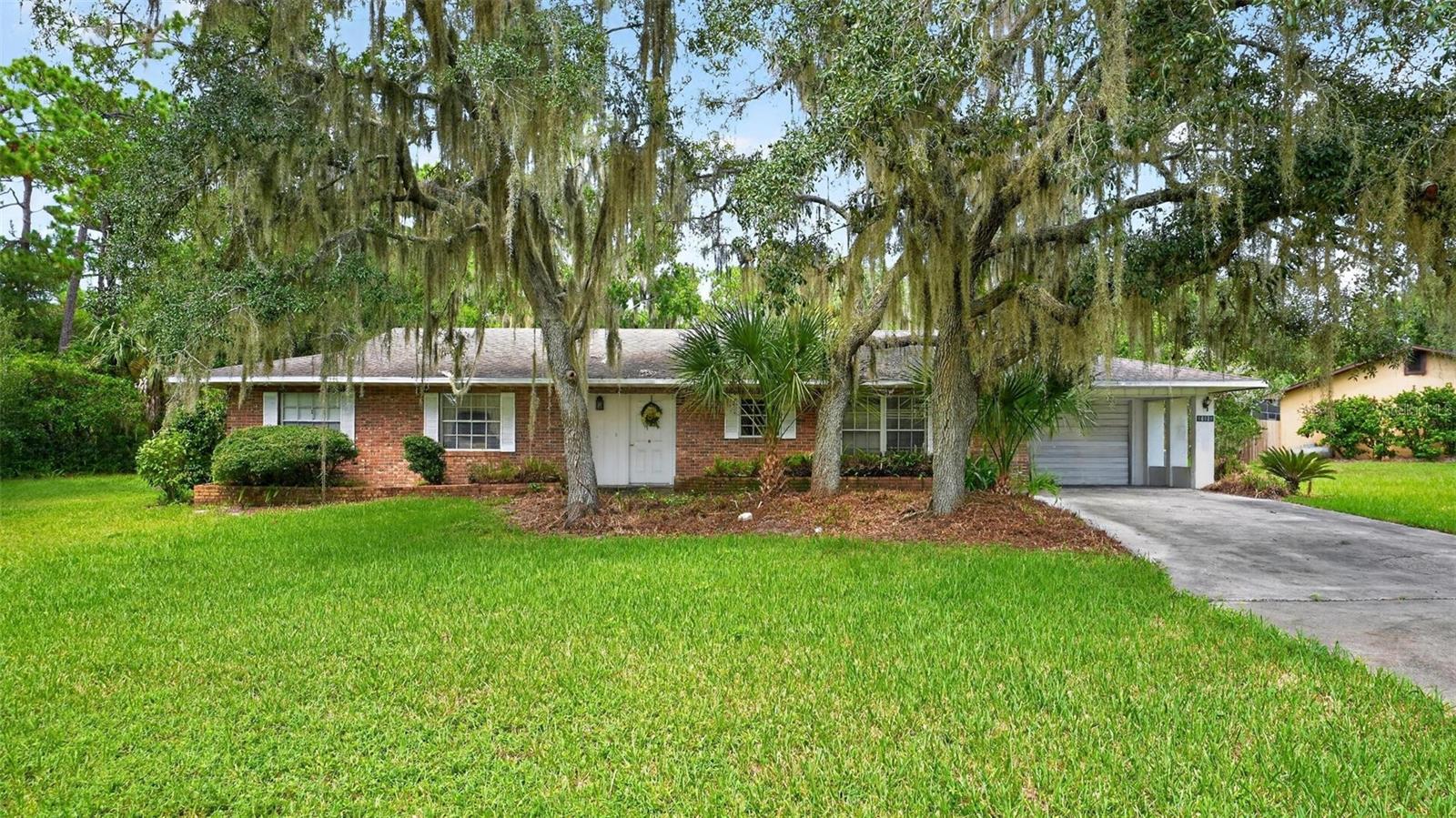 16529 Orange, Umatilla, FL 32784