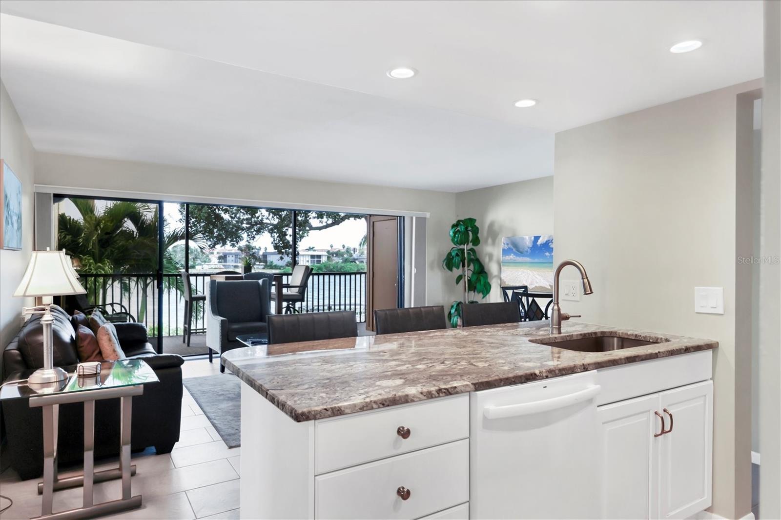 1900 Cove Ii Unit 127, Sarasota, FL 34242