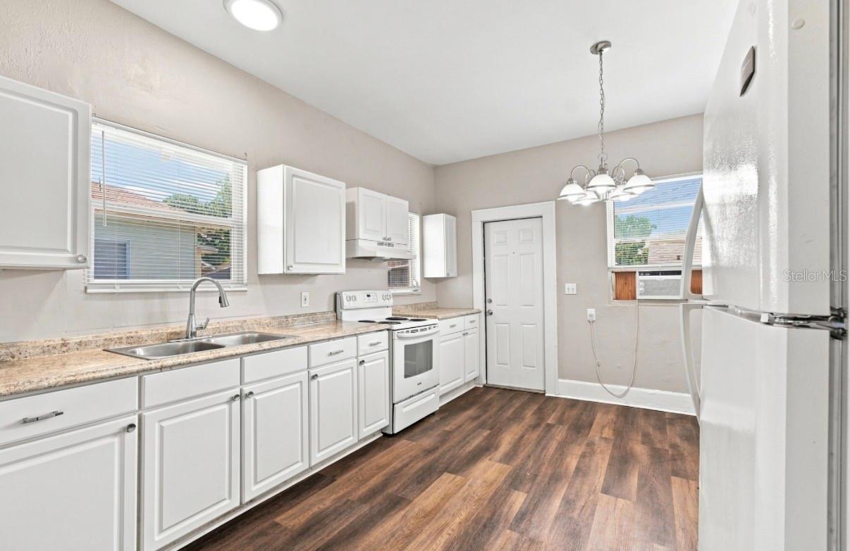 1140 10th, St Petersburg, FL 33705