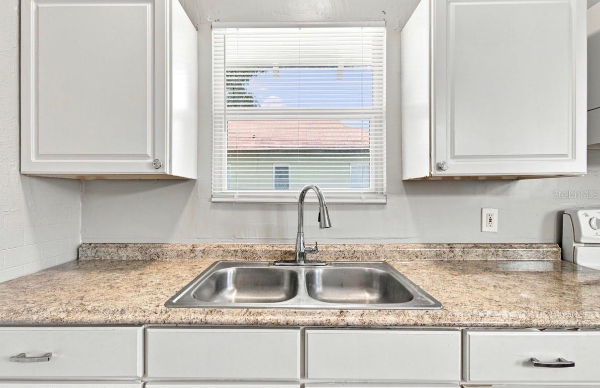 1140 10th, St Petersburg, FL 33705